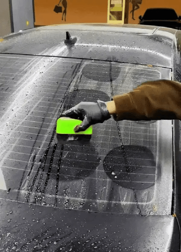 Cepillo limpiavidrios para autos